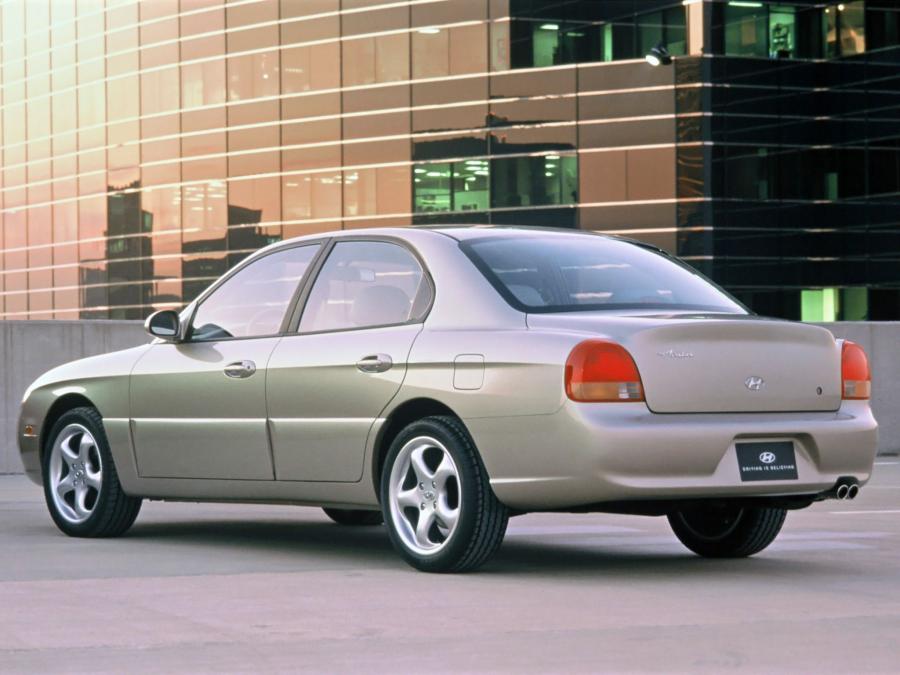  Hyundai Avatar Concept 1998 года  (фото 2 из 2)